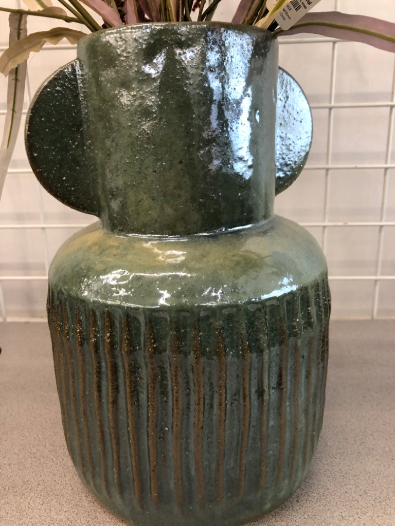 LARGE TEAL IRIDESCENT RIBBED BOTTOM VASE W/ FAUX FILLER.