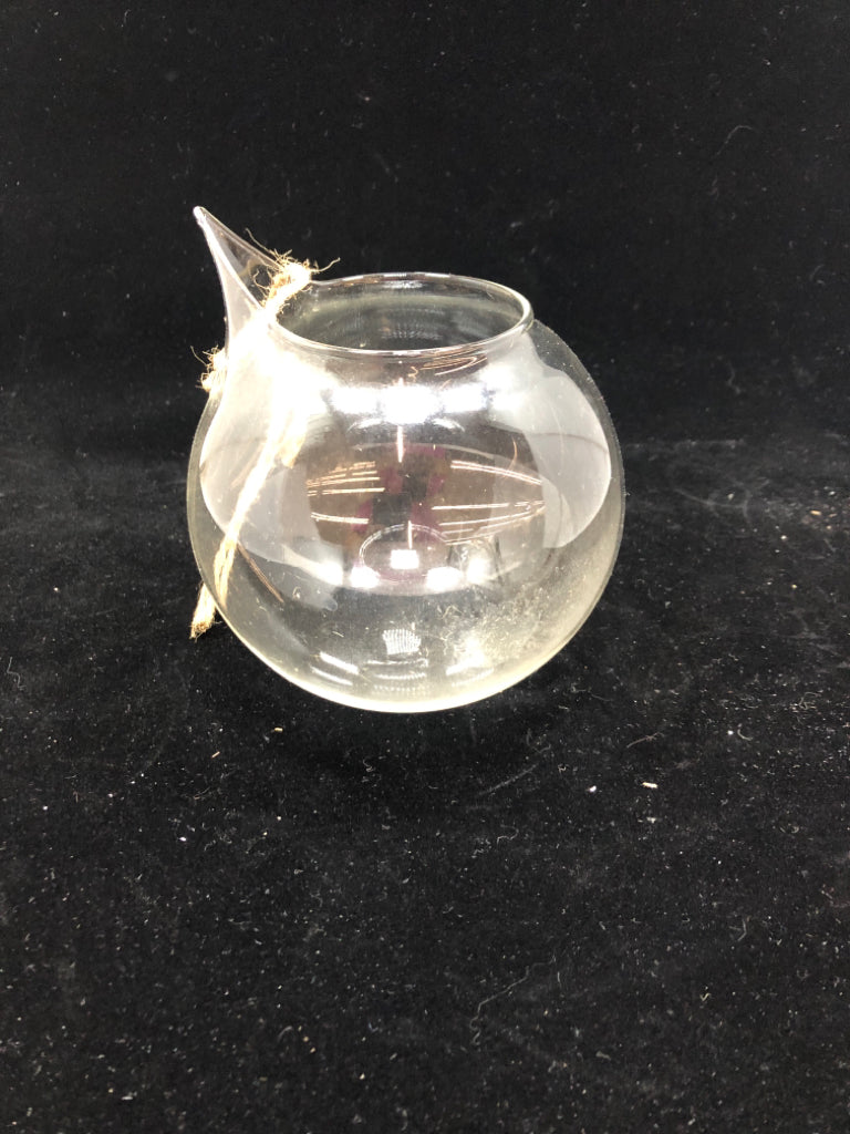 CLEAR PLANT TERRARIUM WALL HANGING.