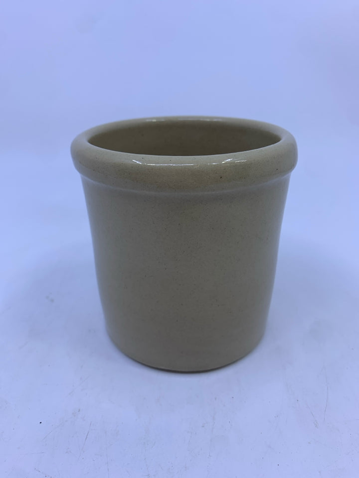 HEAVY CREAM POTTERY CROCK.