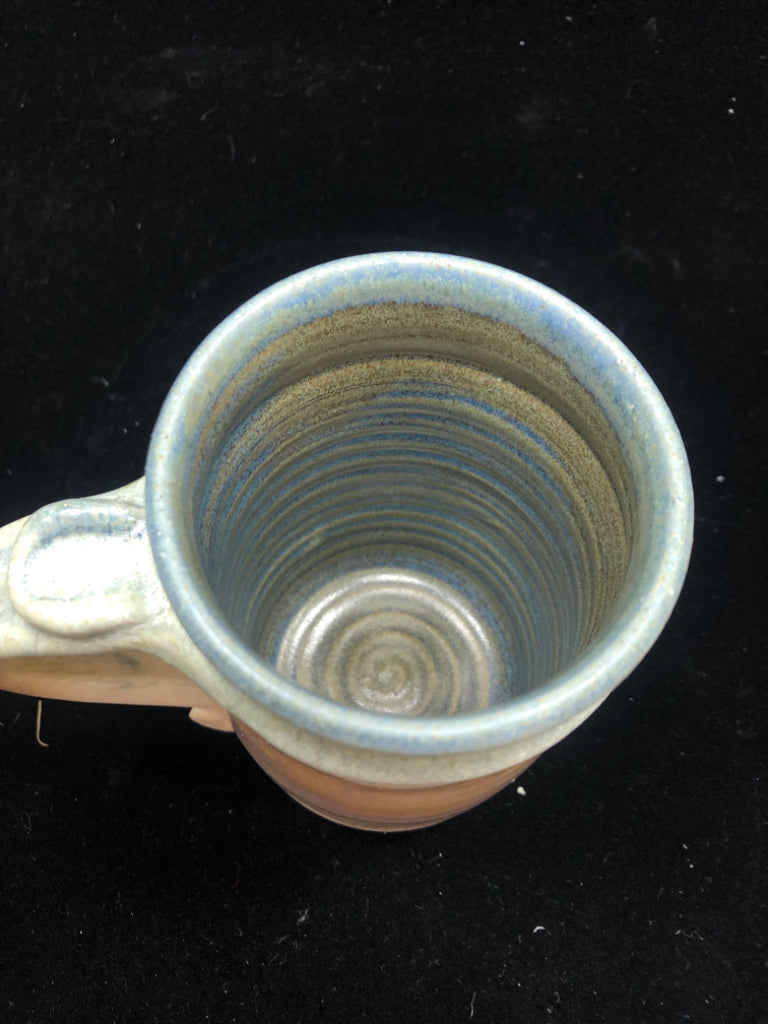 BEIGE TO BLUE DIPPED POTTERY MUG.
