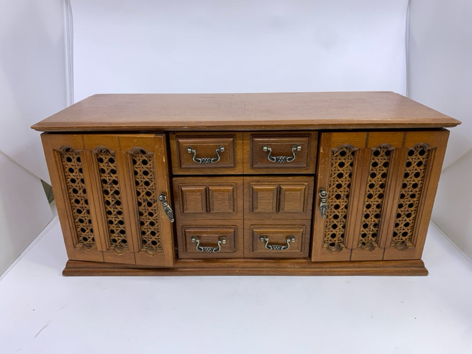 VTG WOOD JEWELRY BOX W/8 DRAWERS.