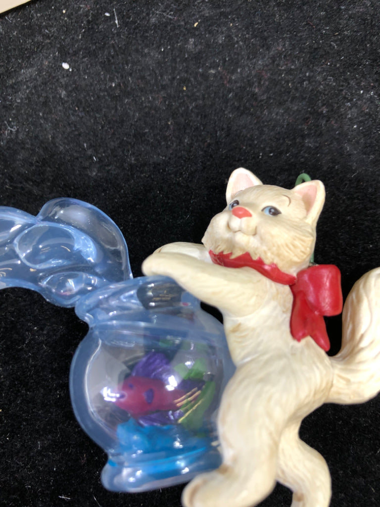 NIB MISCHIEVOUS KITTENS HALLMARK ORNAMENT.