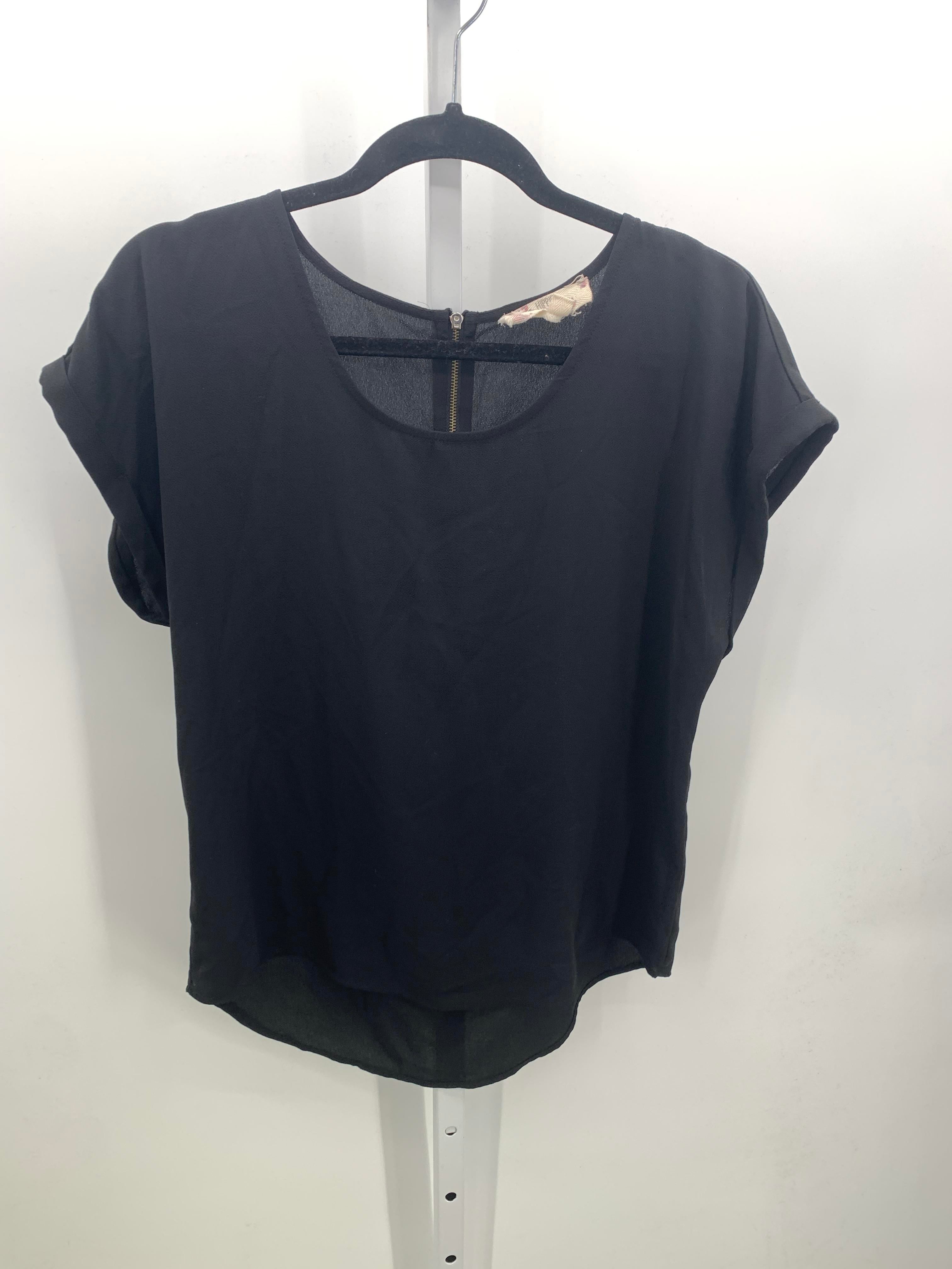 Hippie Rose Size Large Juniors Short Sleeve Shirt