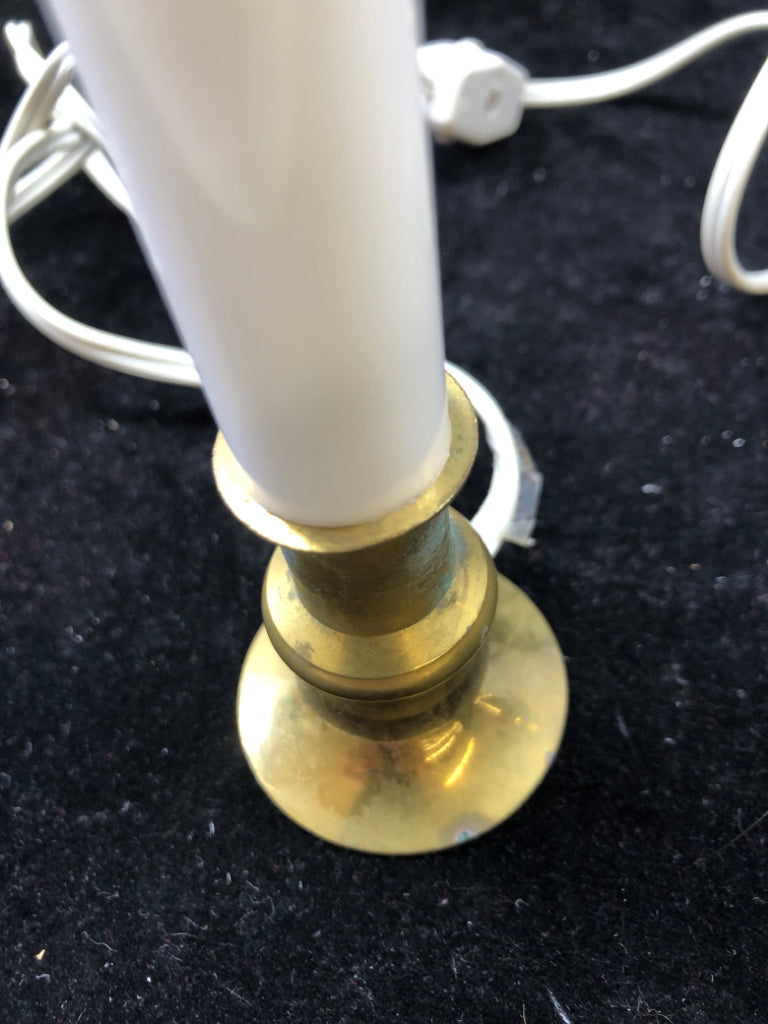 WHITE PLUG IN WINDOW CANDLE.