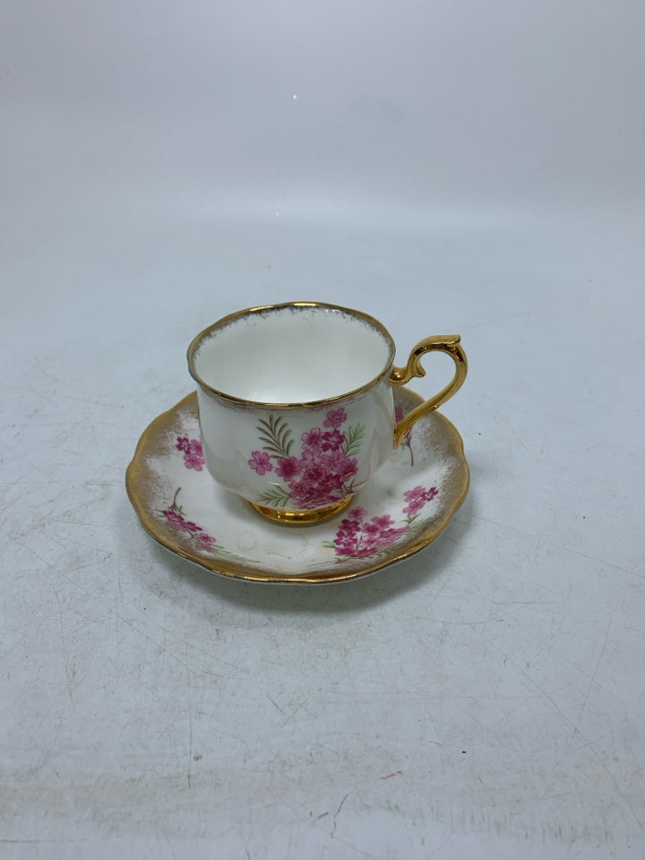 PINK FLOWERS W/ GOLD DETAILS TEACUP.