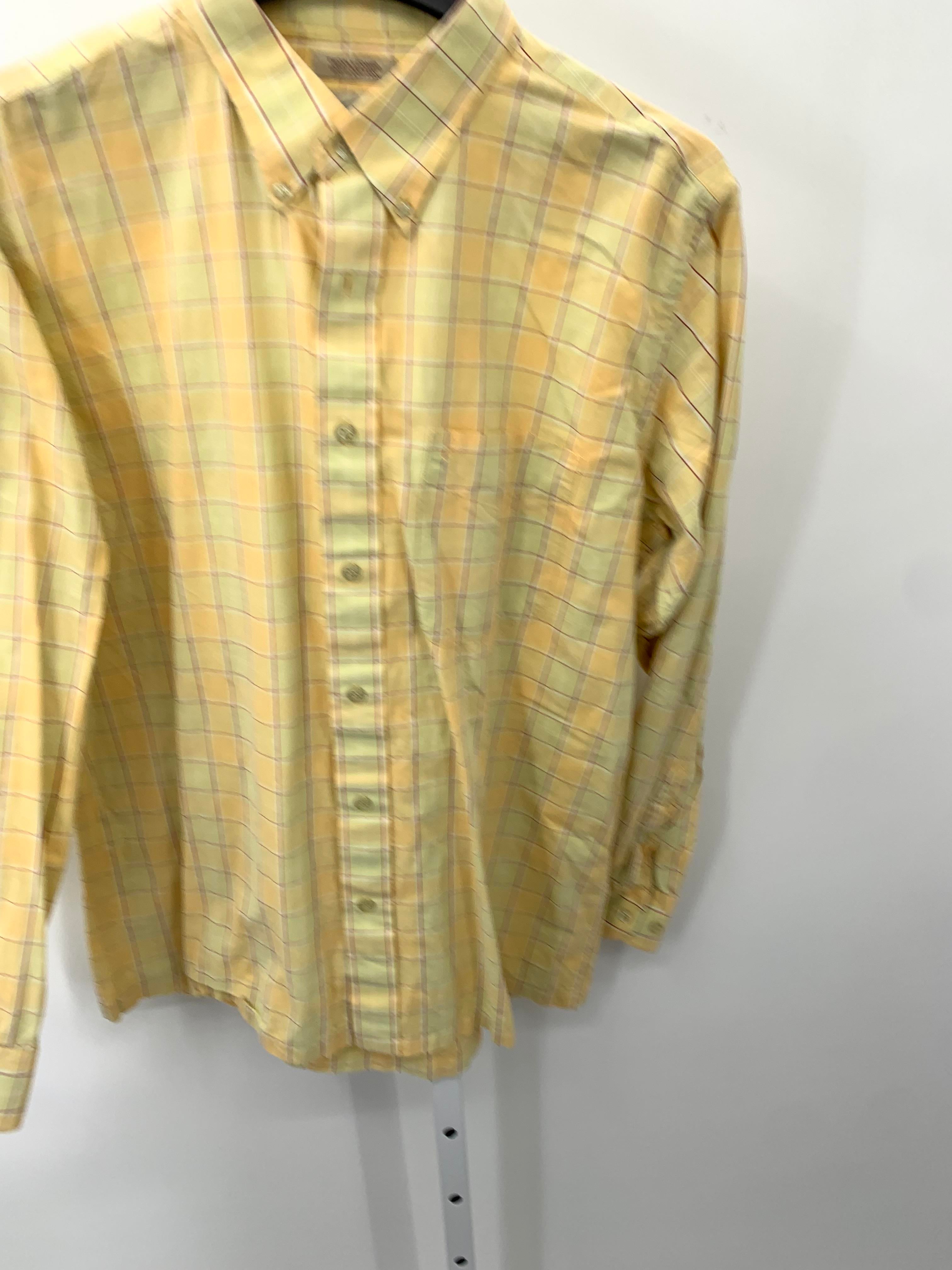 BUTTON DOWN SHIRT.