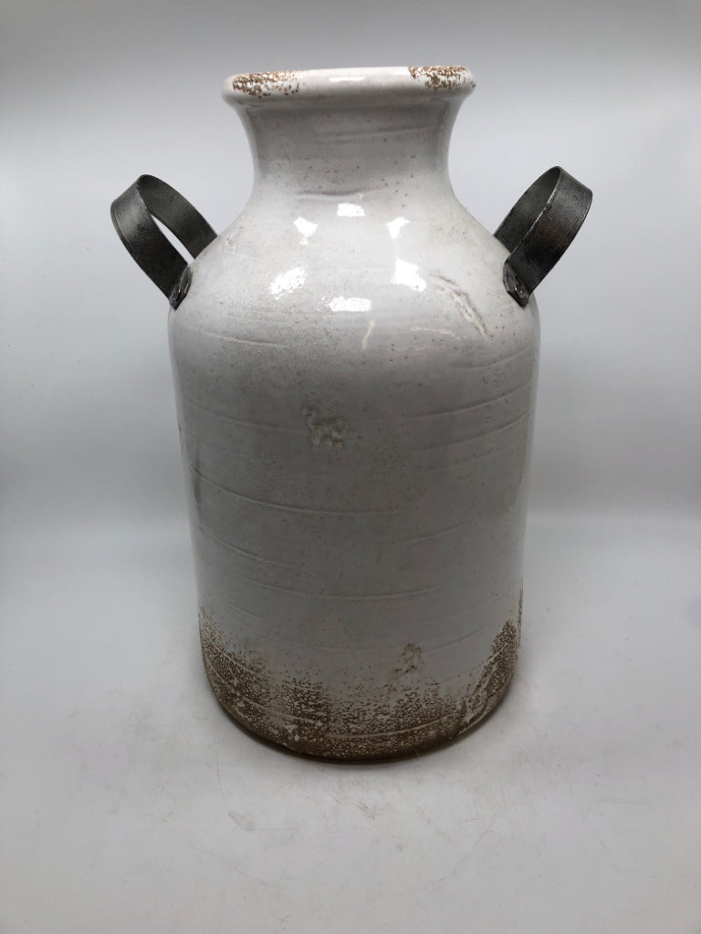 FARMHOUSE HOUSE MILK CAN CERAMIC VASE.