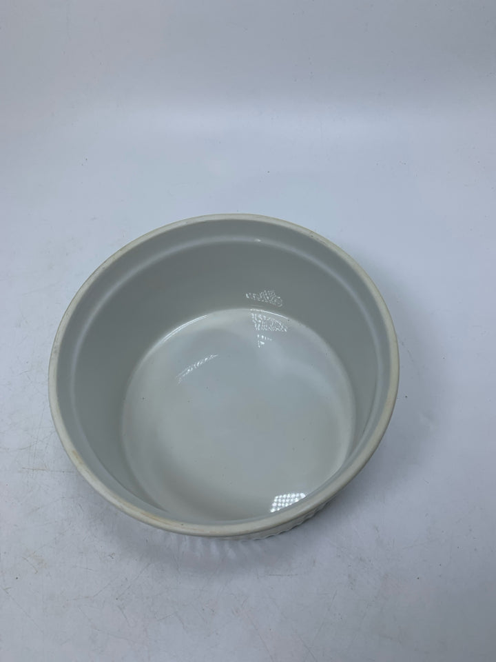 LEMONS/BLUEBERRIES RIBBED CIRCLE BAKING DISH.