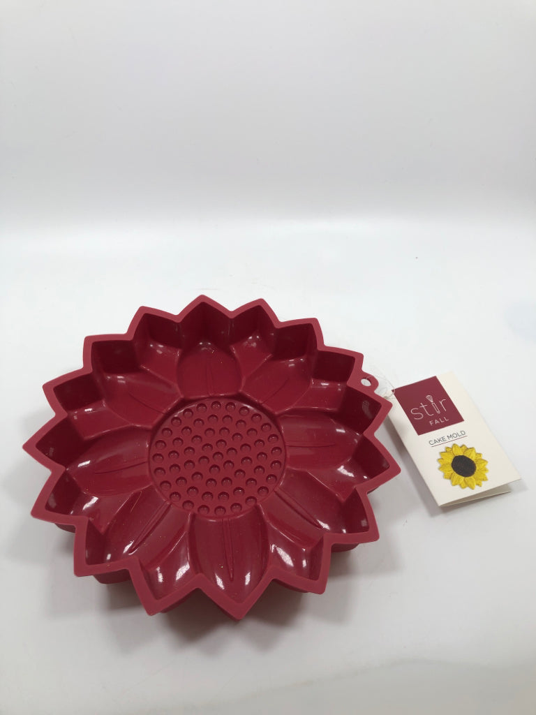 NWT RED SILICONE SUNFLOWER CAKE MOLD.