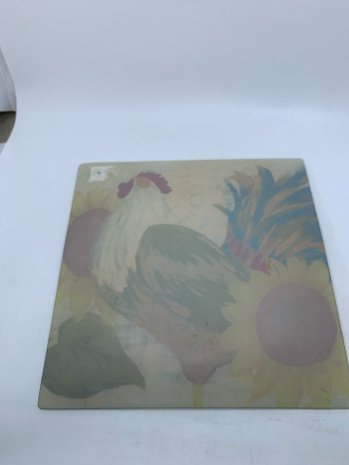 GLASS PRINTED CHICKEN W/ SUNFLOWER SQUARE.