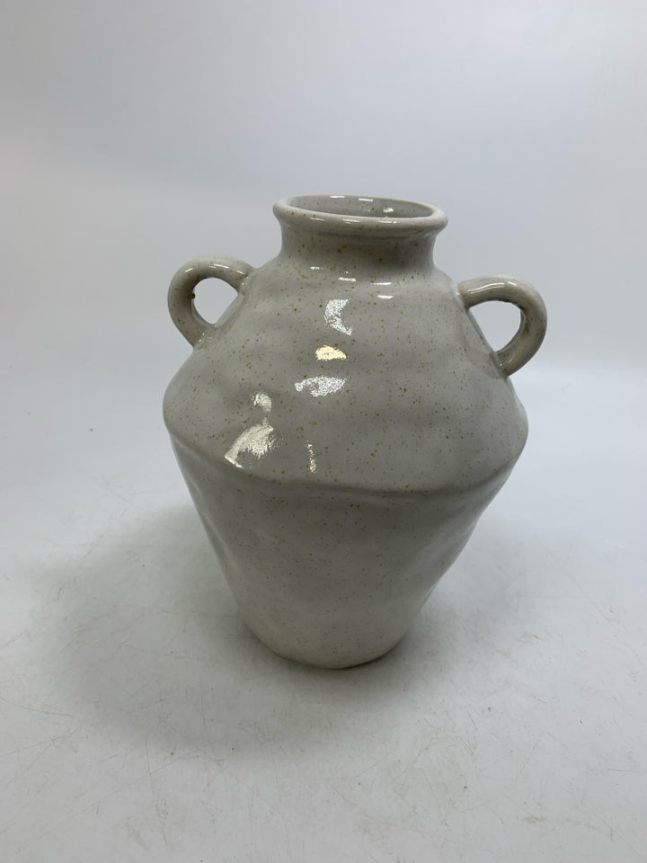 GREY CERAMIC VASE W/ DOUBLE HANDLE.