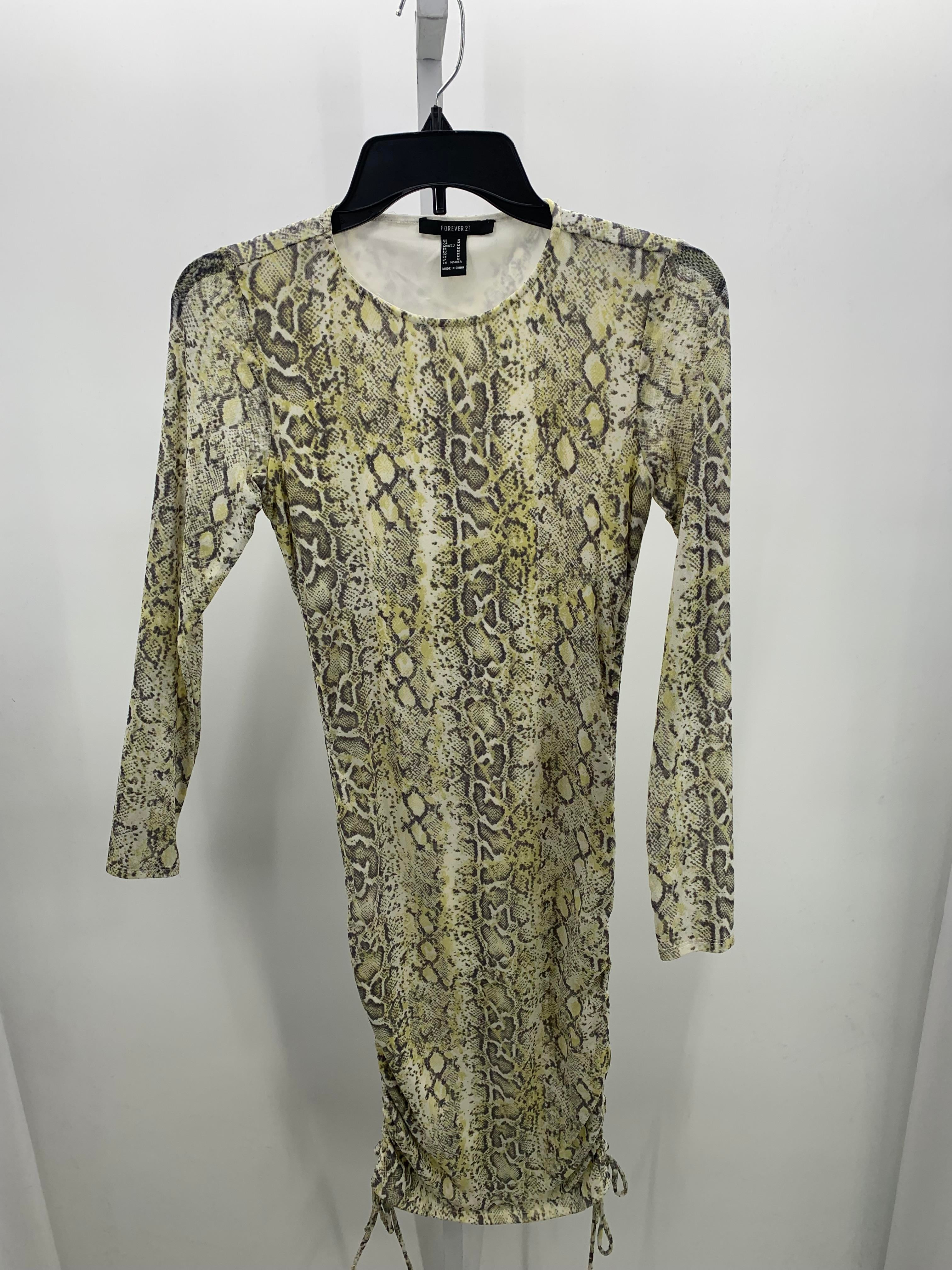 Forever Size Medium Juniors Long Sleeve Dress