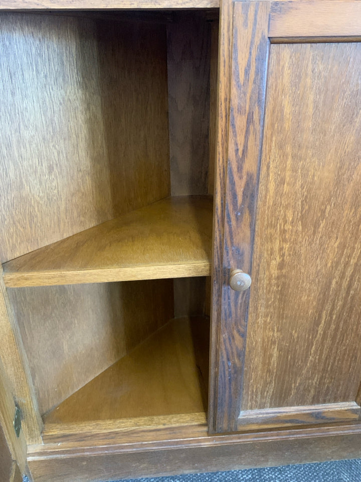 CORNER DISPLAY HUTCH.