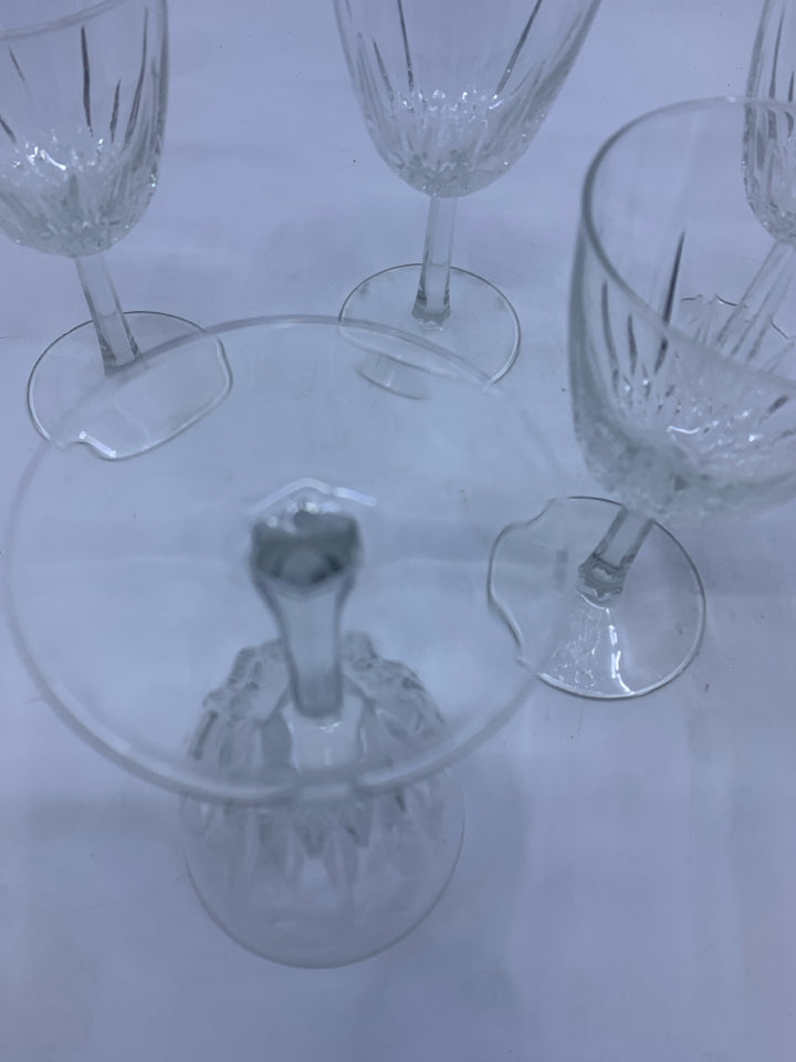 6 SHORT CLEAR WINE GLASSES W/ RIBBED BASE.