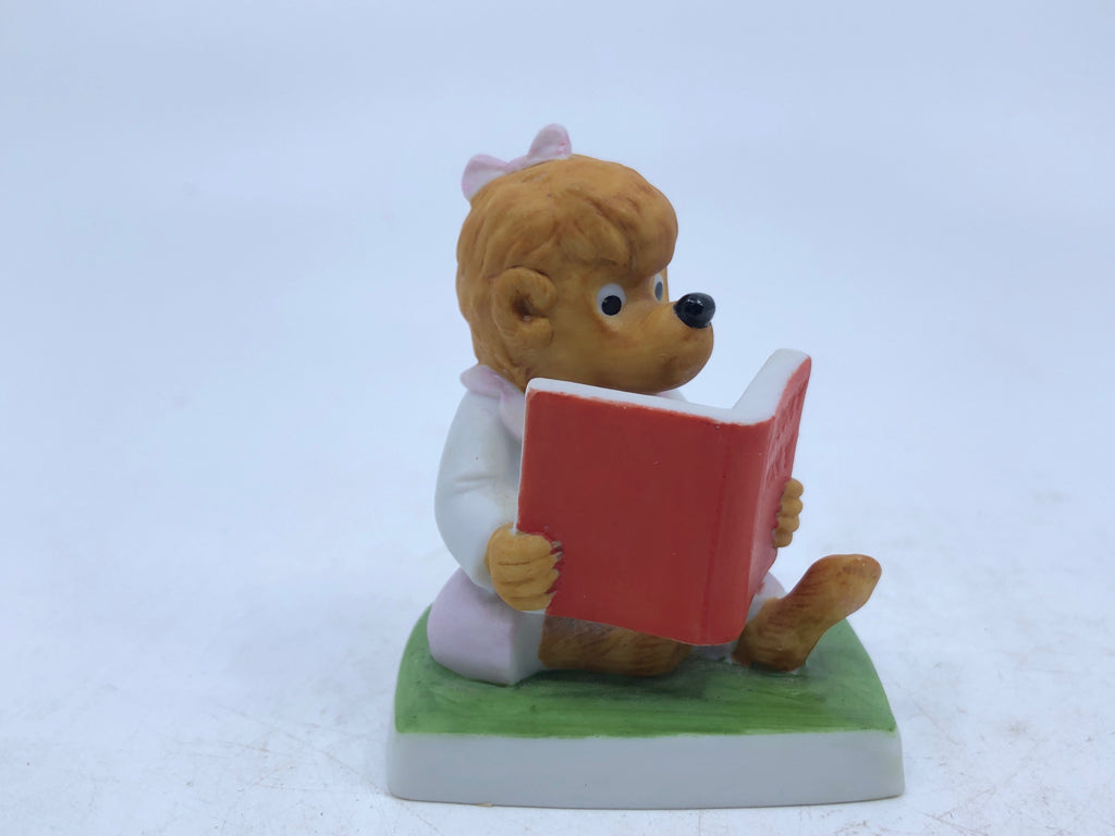 VTG SPOOKY STORY BERENSTAIN BEARS FIGURE.