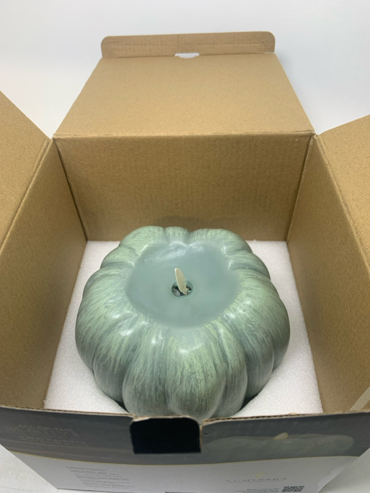 IN BOX LUMINARA ICEBERG GREEN FLAMELESS CANDLE PUMPKIN.