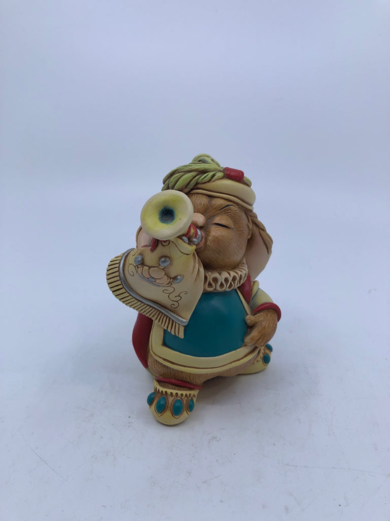 VTG PENDELFIN BUNNY PUFFER W TRUMPET.