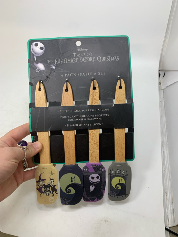 NIP 4 NIGHTMARE BEFORE CHRISTMAS SPATULA SET.