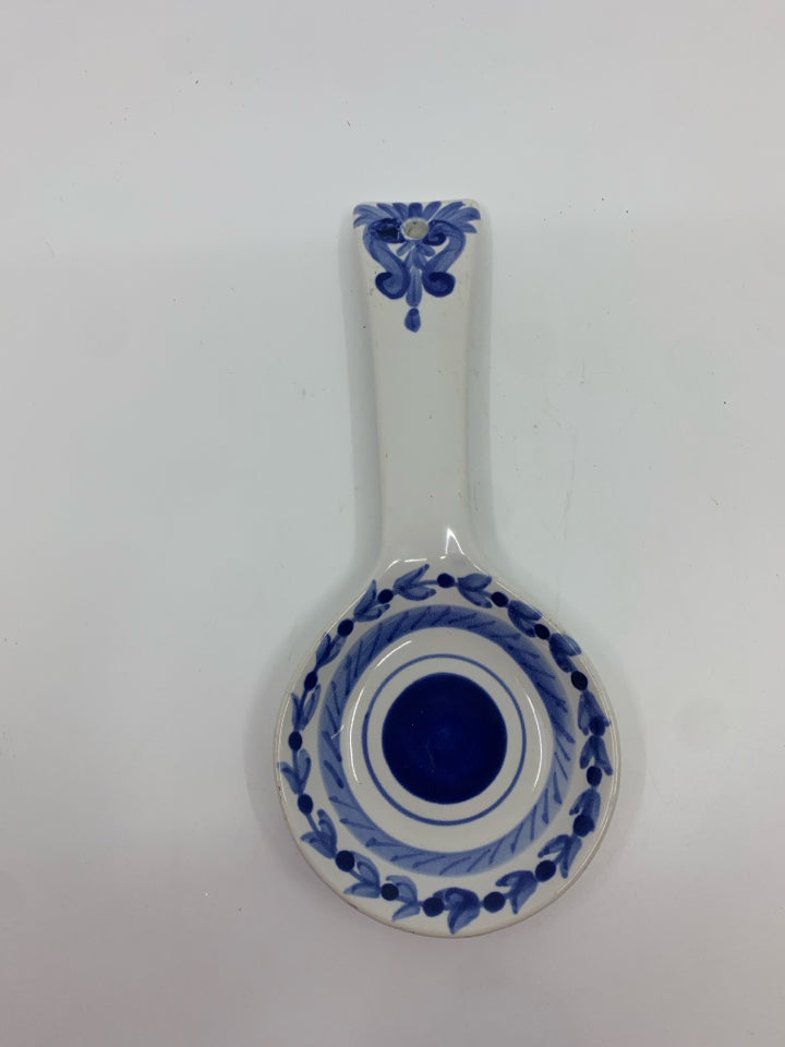 BLUE AND WHITE SPOON REST.