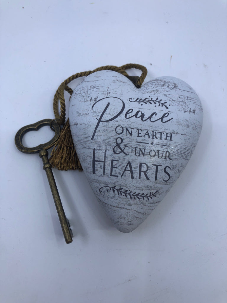 PEACE HEART W KEY.