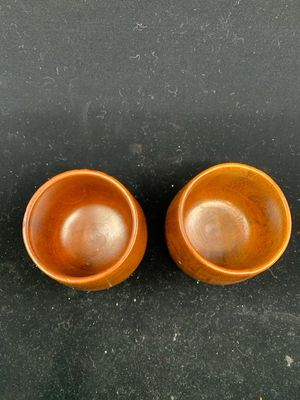 2 WOOD CUPS.