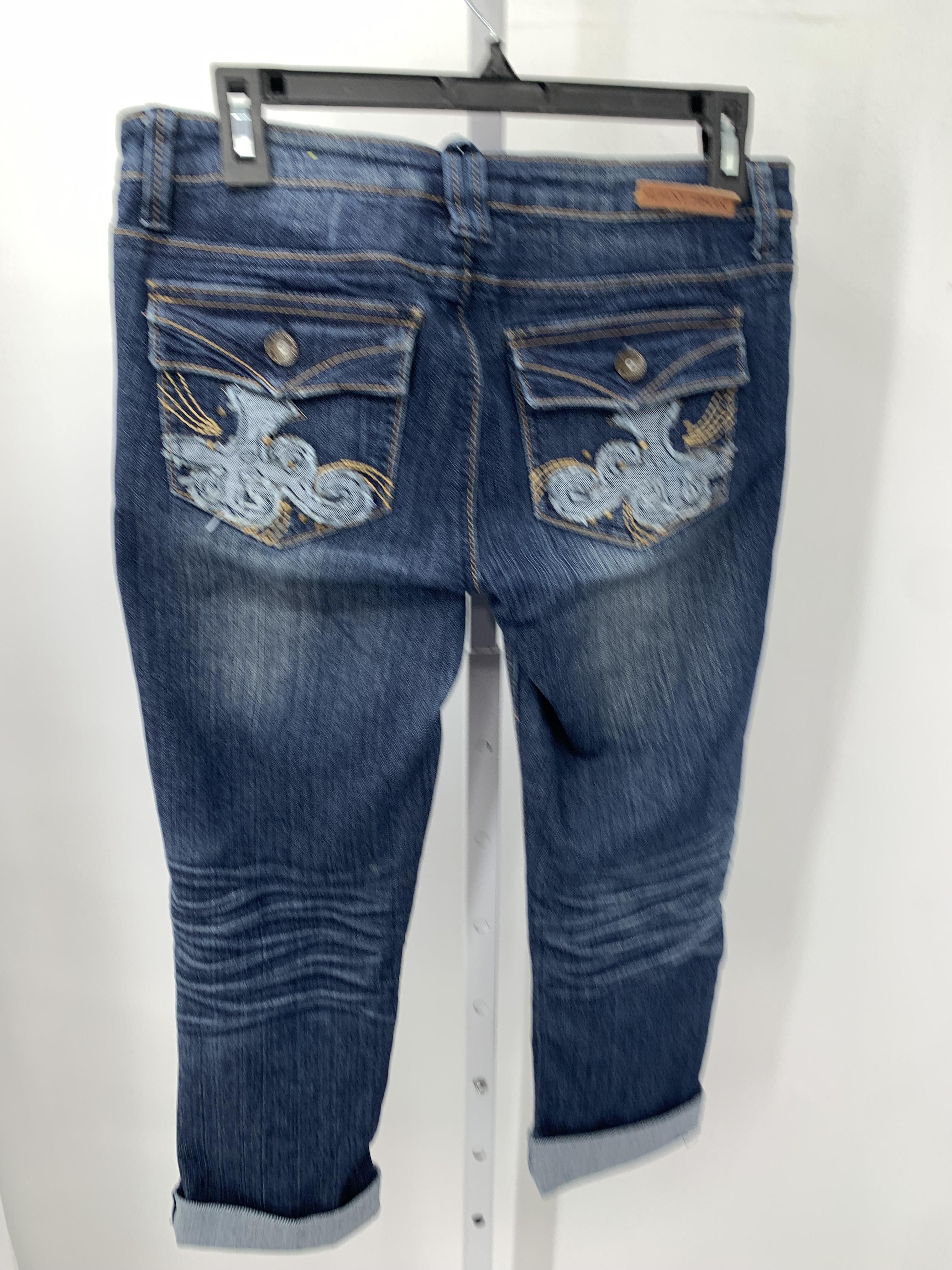 Almost Famous Size 7 Misses Capri