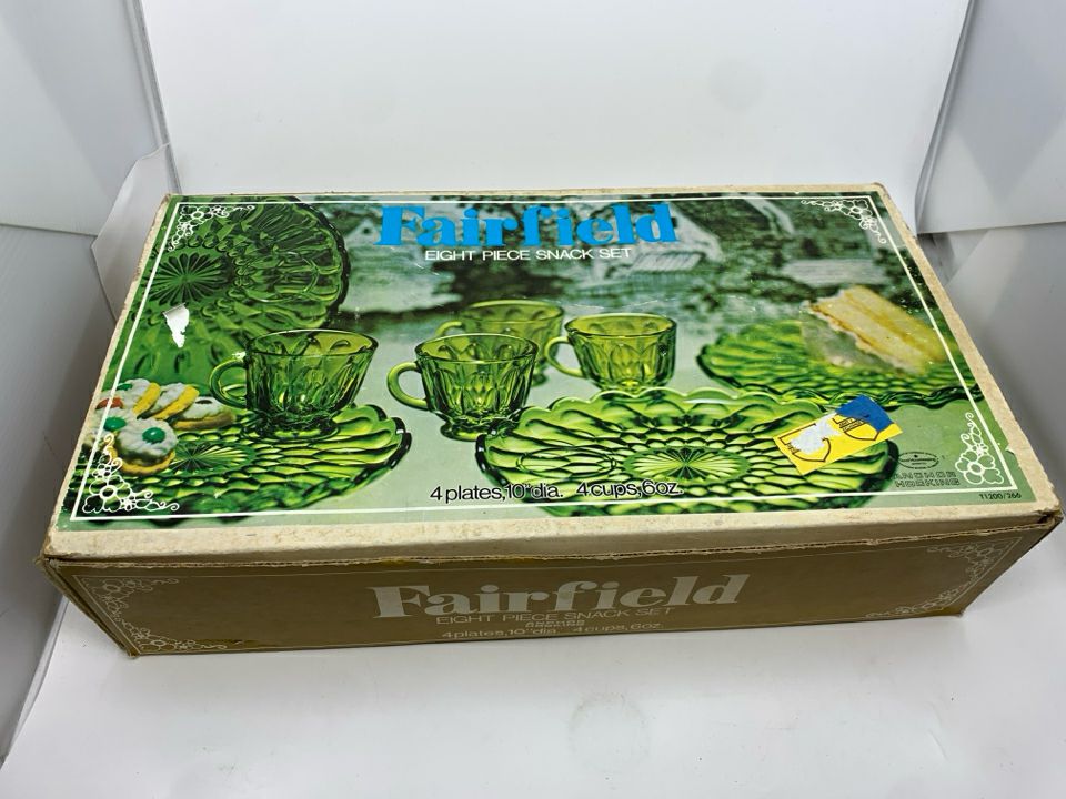 VTG 8PC FAIRFIELD GREEN SNACK SET.