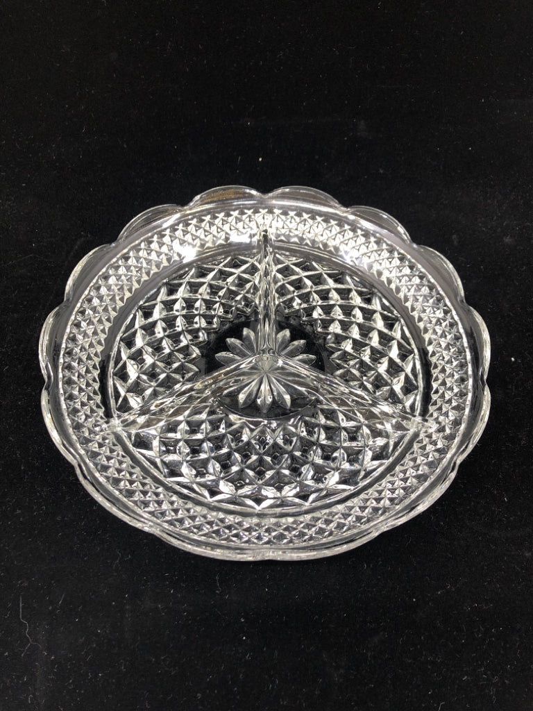 ROUND CUT GLASS 3 DIVIDED SERVING PLATE.