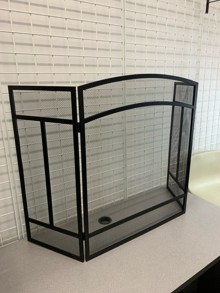 FIREPLACE GATE.