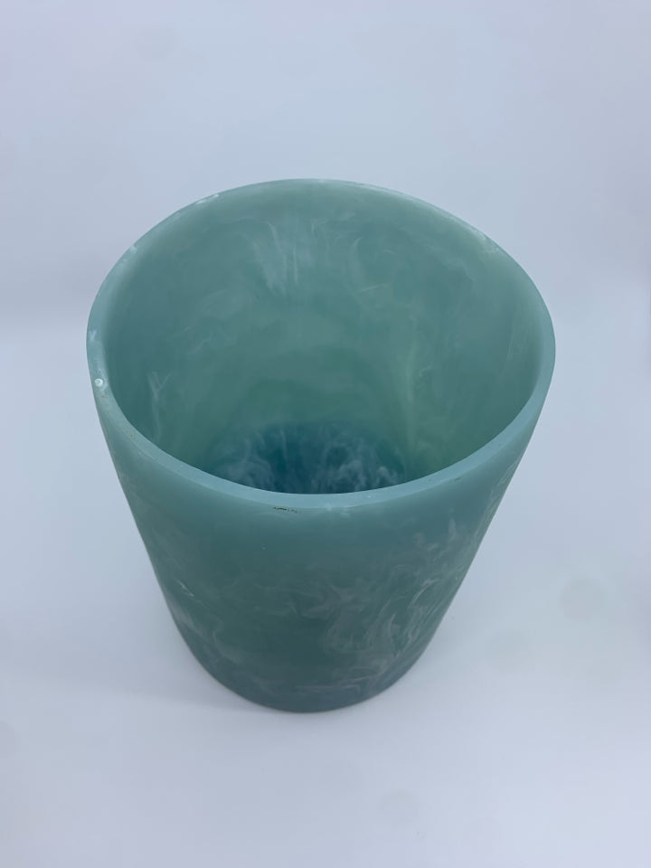 BLUE 2PC ACRYLIC TRASH CAN W LID.