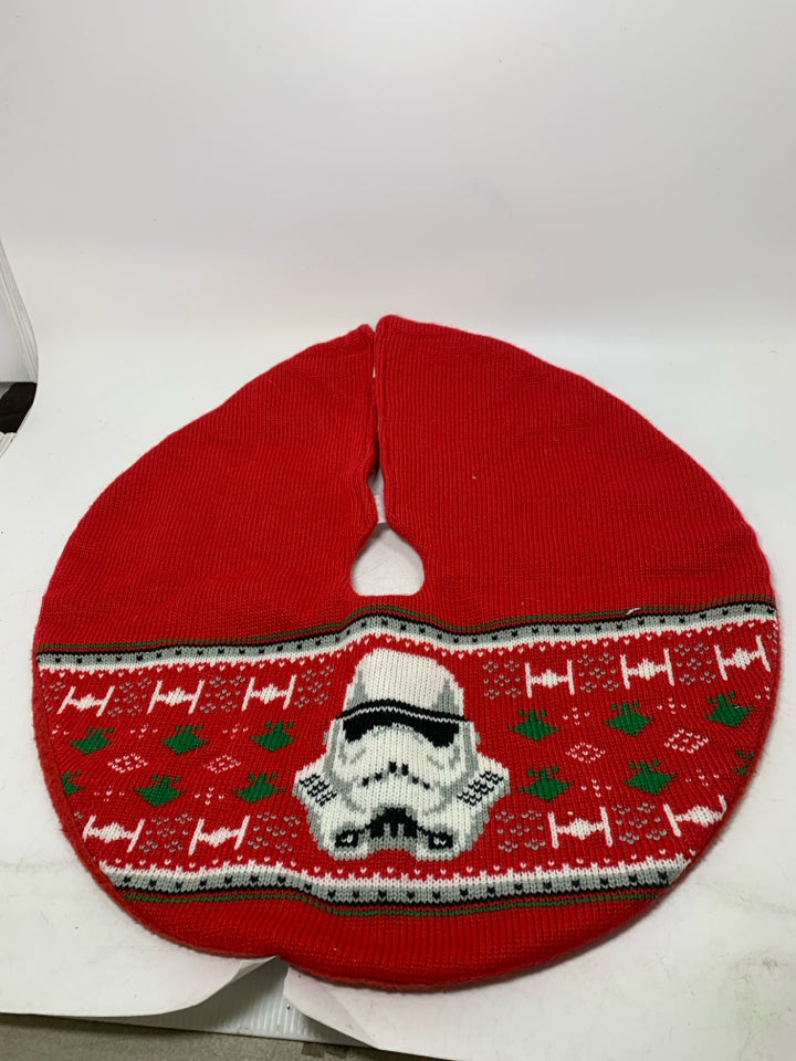 MINI RED DARTH VADER TREE SKIRT.
