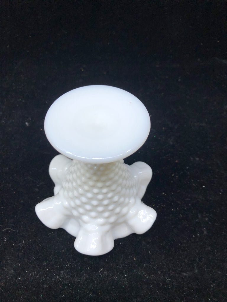 VTG SMALL RUFFLED EDGE HOBNAIL VASE W RUFFLED EDGES.
