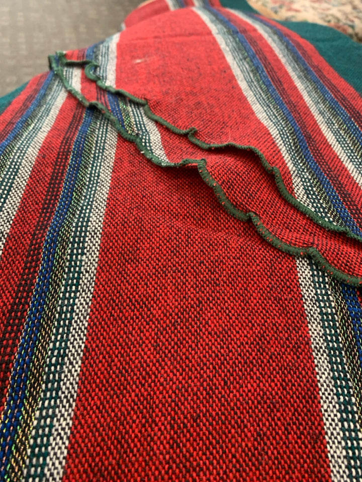 OVAL TABLECLOTH RED/GREEN/GOLD STRIPES.