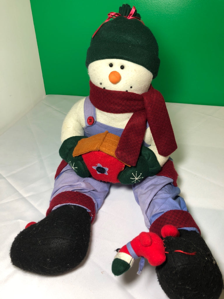 SHELF SITTING SNOWMAN W BLUE OVERALL.