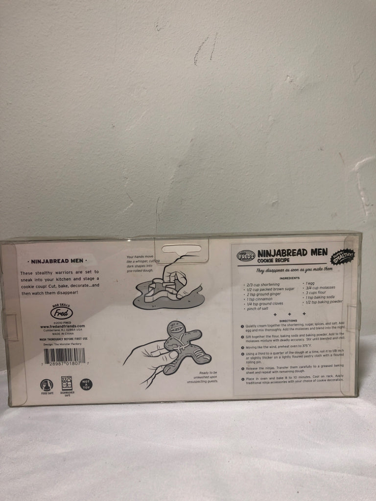 NIP Ninja bread menCOOKIE CUTTERS.