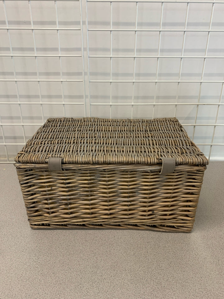 GREY WICKER PICNIC BASKET W/SVC FOR 2.