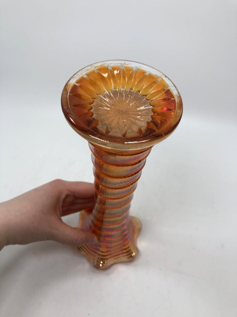 VTG CARNIVAL GLASS RIBBED VASE W/RUFFLE TOP.