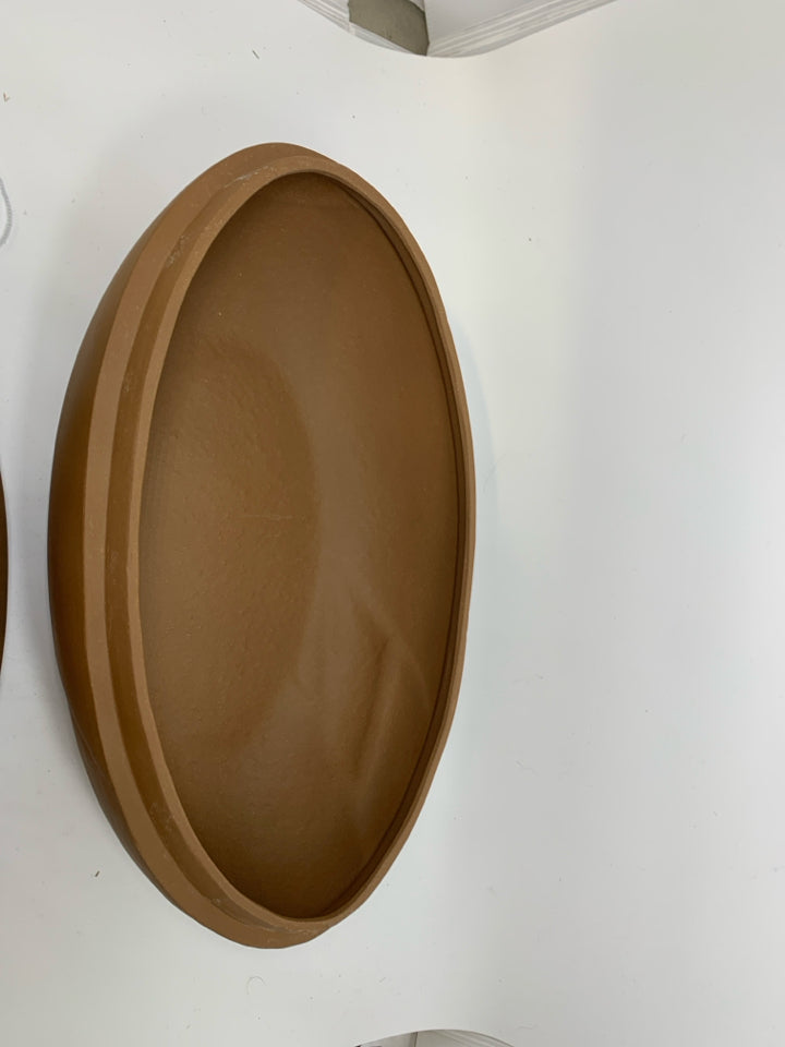 VTG LARGE SWAN MONTY SMITH SWAN ISLAND DESIGN BAKING COVERED DISH W/ INFO CARDS/