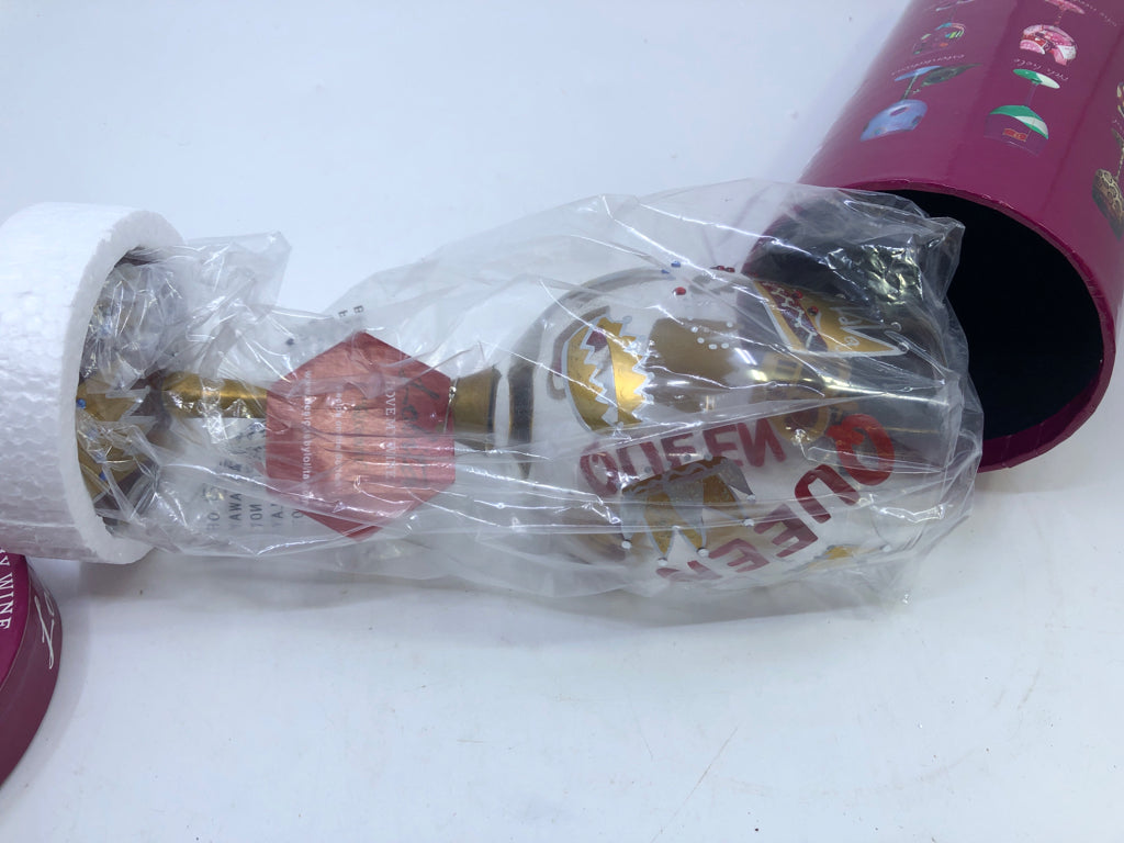 NIB "QUEEN" LOLITA WINE GLASS.
