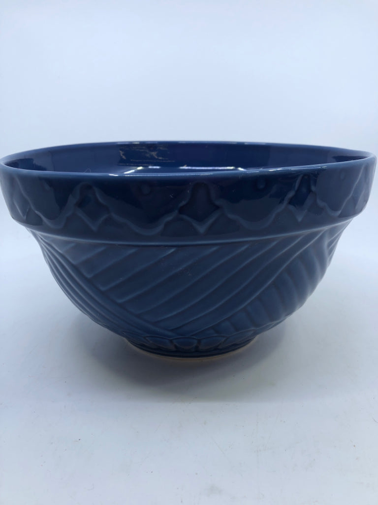 BLUE CERAMIC MIXING BOWL, EMBOSSED LINES DETAIL.