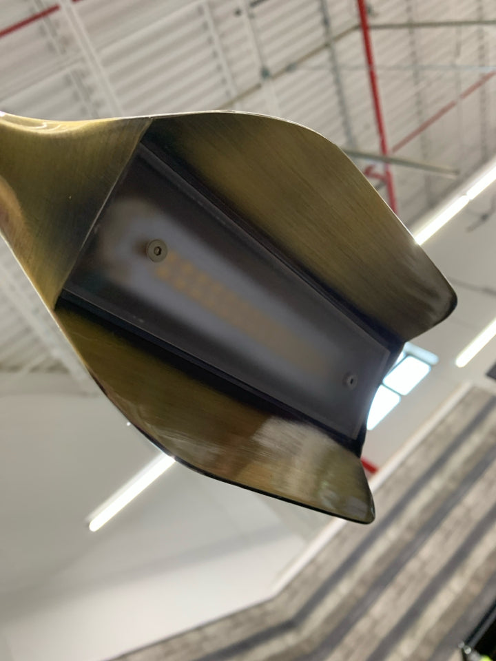 BRASS FLOOR LAMP W/3-WAY TOUCH LIGHT.