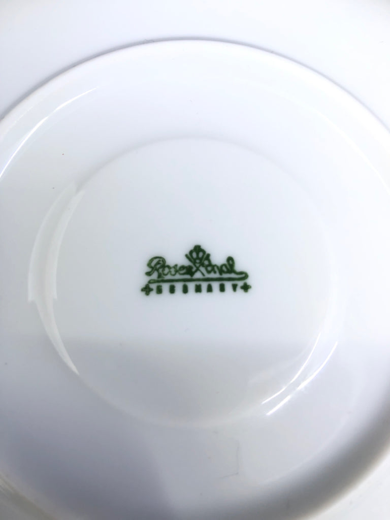 SVC FOR 4 WHITE EMBOSSED TEACUP/SAUCER.