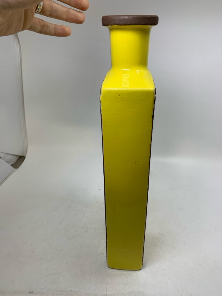 EMBOSSED FORK BROWN EDGES VASE.