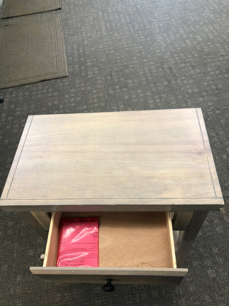 GRAY WASHED X-SHAPED SIDE NIGHTSTAND.