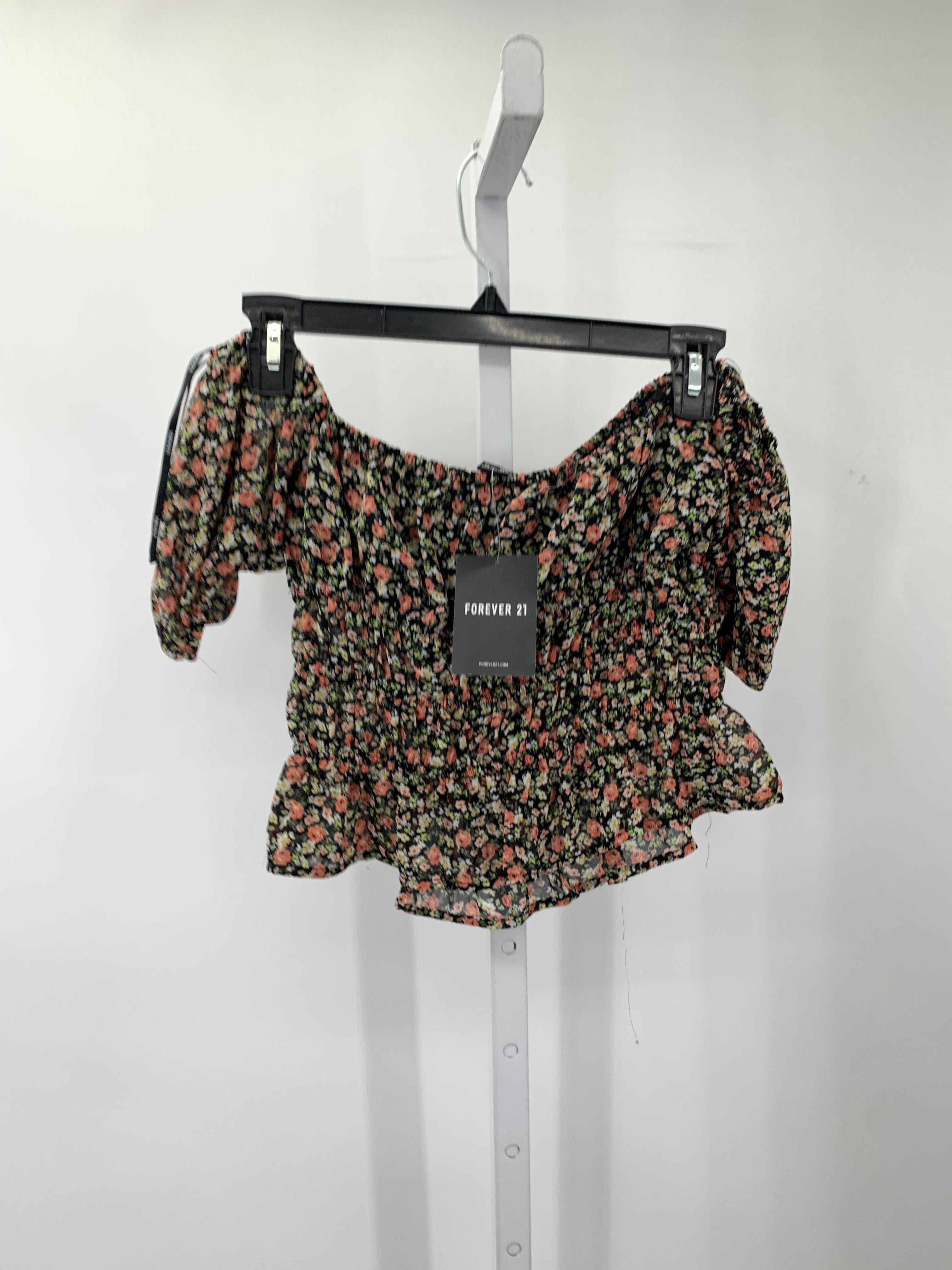 Forever 21 Size Medium Juniors Short Sleeve Shirt