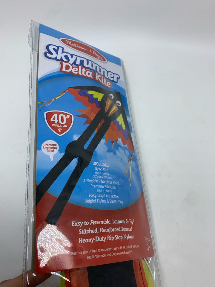 NIP MELISSA & DOUG SKYRUNNER DELTA KITE.