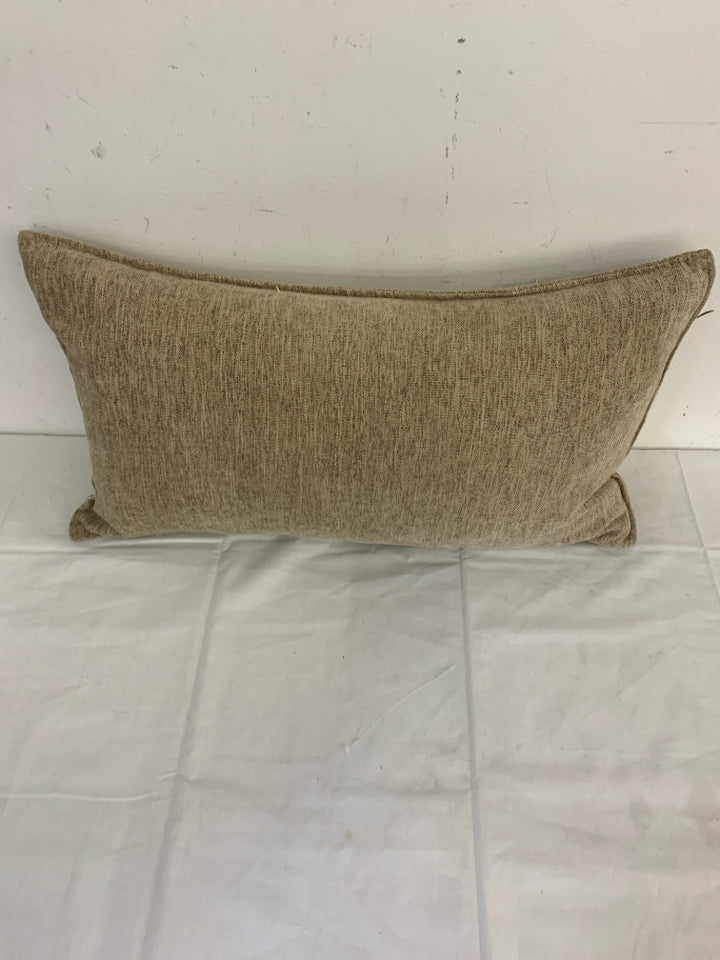 RECTANGLE TAN PILLOW.