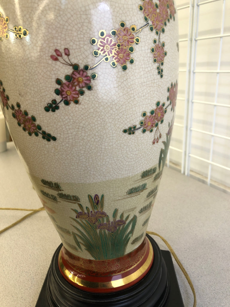 VTG PEACOCK STYLE LAMP W/DARK WOOD BASE & WHITE SHADE.