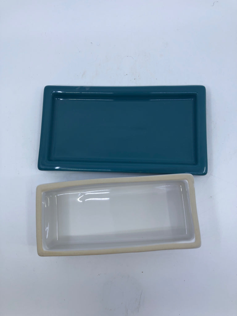 TEAL AND WHITE BUTTER DISH.