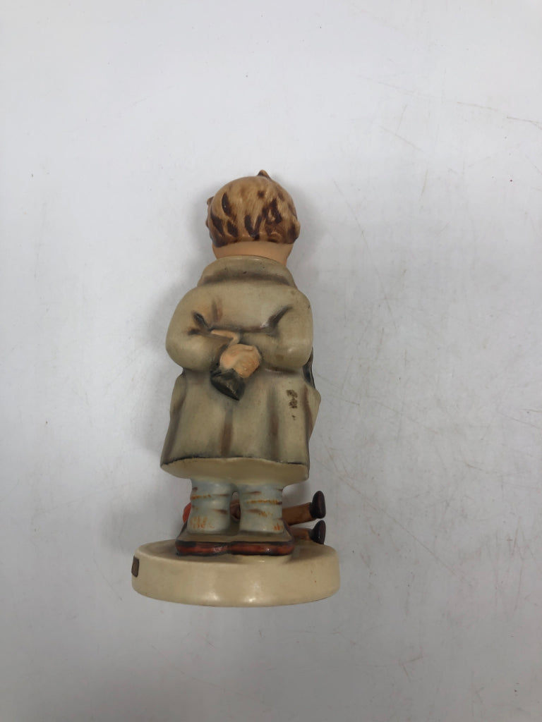 VTG HUMMEL " THE DOCTOR" #127 FIGURE.